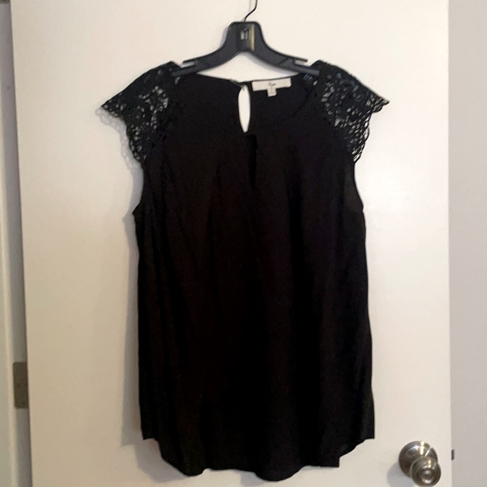 Ripe Maternity Short Sleeve Black Crochet Tunic Top Size Small
